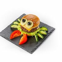 Крабсбургер с котлетой из говядины в The Brasserie