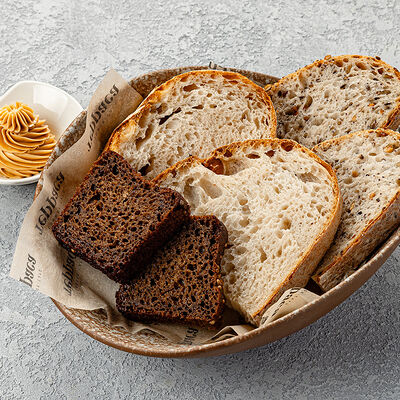 Хлебная корзина с копчёным маслом в Терраса по цене 360 ₽