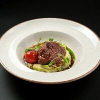 Томленые телячьи щечки в Pinta Haus