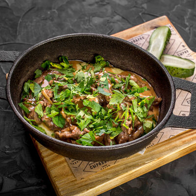 Бефстроганов с картофелем в Сыроварня по цене 1200