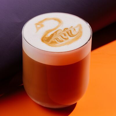 Латте Ягодный пломбир (hot) в Baggins Coffee по цене 380 ₽