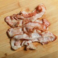 Бекон из сырокопченой свинины в Японец