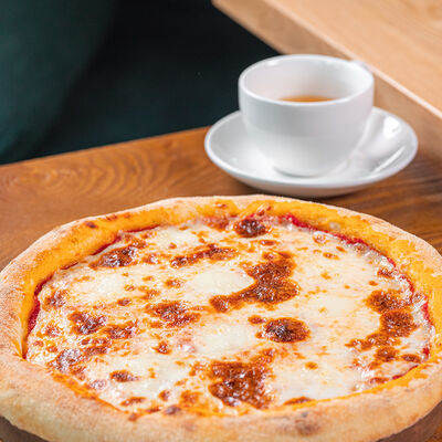 Пицца Маргарита в Just Residence по цене 740 ₽