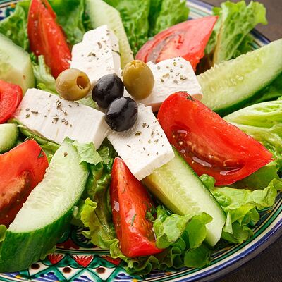 Большой греческий салат в Чайхана Пловчик по цене 560 ₽