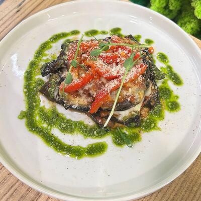 Баклажаны пармиджано в Кофестория по цене 750 ₽