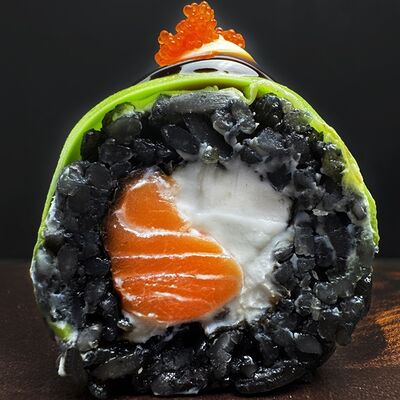 Black лосось в авокадо в Ohasi по цене 845