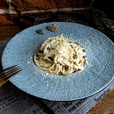 Спагетти Карбонара на сливках в Дровосек по цене 860 ₽