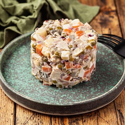 Оливье с языком в Сябры по цене 550 ₽