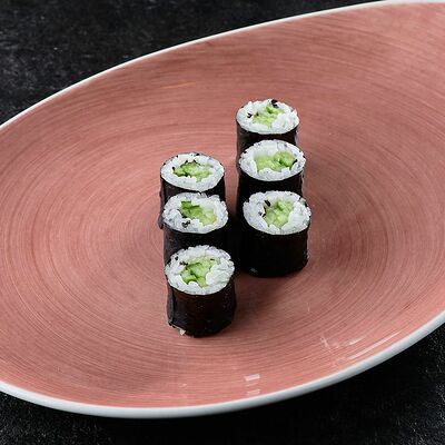 Ролл с огурцом в Sofa&par по цене 100 ₽