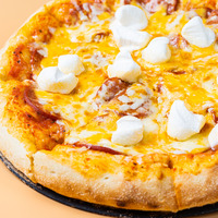 Пепперони с маршмеллоу в Cheddar Pizza