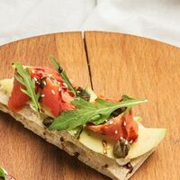 Брускетты с неркой в La vino