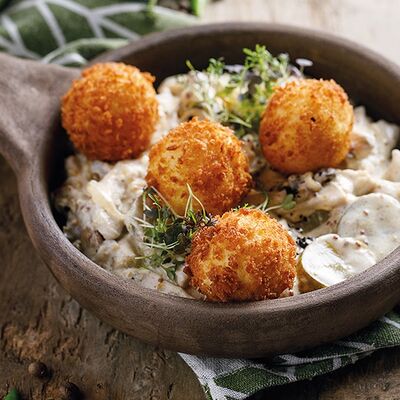 Строганов из судака с картофельными крокетами и джонджоли в ЛарисуВаннуХочу по цене 650