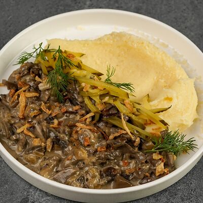 Бефстроганов из говяжьей печени с грибами и картофельным пюре в Кафе Nебо по цене 400 ₽
