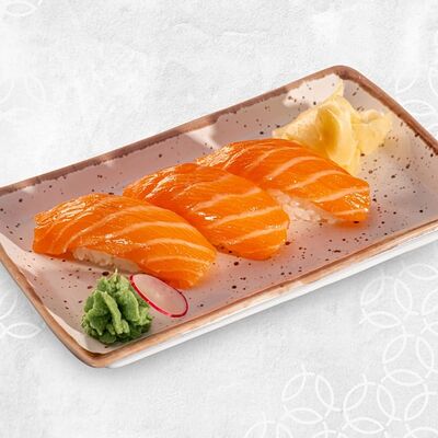 Суши с лососем в Река Море по цене 495 ₽