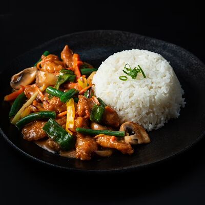 Wok с курицей и креветками в YAMAKASI DZEN SUSHI по цене 1470 ₽