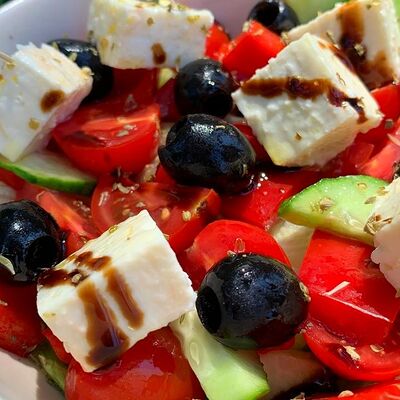 Салат Греческий в Чёрноморская пицца по цене 380 ₽