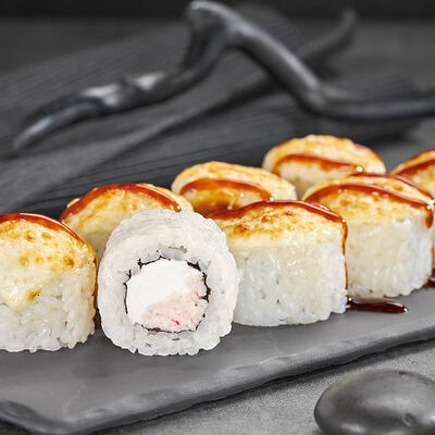 Ролл Мистер Крабс запеченный в Суши Мастер по цене 359 ₽
