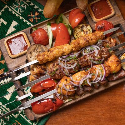 Ассорти из шашлыков в Пхали по цене 4300 ₽