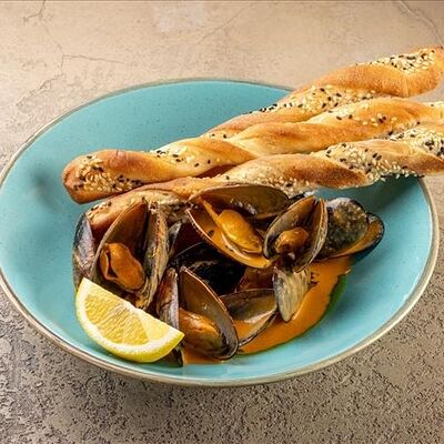 Мидии в соусе Том-Ям в У рыбака по цене 690 ₽