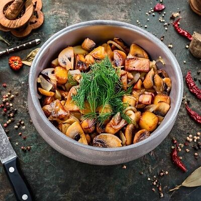Картофель по-домашнему с грибами в Шашлычная Хан по цене 495 ₽