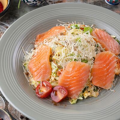 Цезарь с семгой в Золотая Бухара по цене 920 ₽