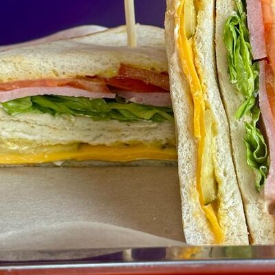 Сэндвич с Ветчиной и Сыром в Космос бургер по цене 300 ₽