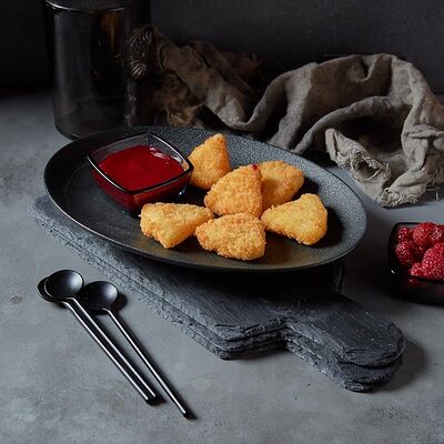 Жареный камамбер с малиновым соусом в Изи Паб по цене 545 ₽