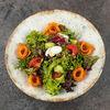Салат с овощами и копченым лососем в Entree по цене 980