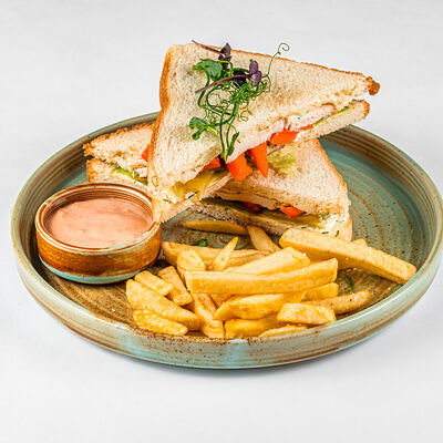 Сэндвич с курицей в Фёст по цене 380 ₽