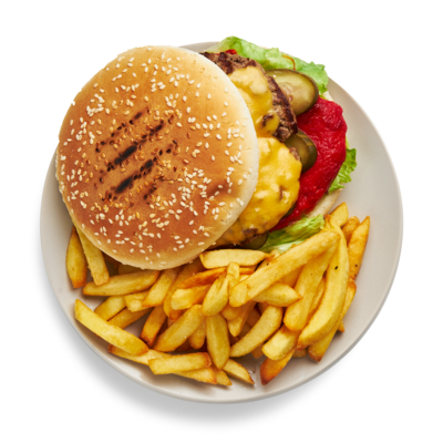 Бургер с говядиной и картофелем фри в Готово китчен по цене 366 ₽