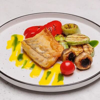 Филе судака с овощами гриль в Амстердам по цене 715 ₽
