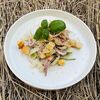 Салат с говядиной и овощами в нежном соусе из тунца в Кафе Театральное по цене 455