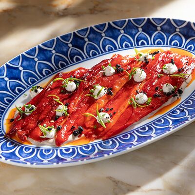 Запечённый перец рамиро, соус из тунца, фета в Ivanka по цене 1440 ₽