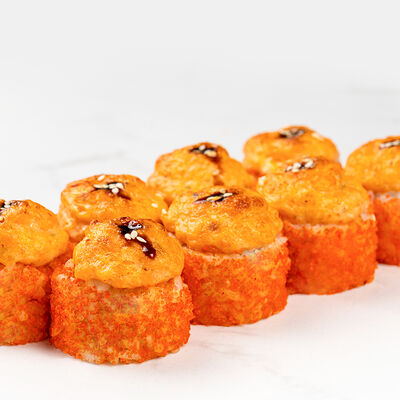 Ролл запеченный сливочный в икре с лососем в Империя пиццы по цене 549 ₽