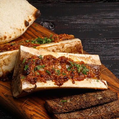 Мозговые косточки с соусом сальсав Good Company по цене 850 ₽