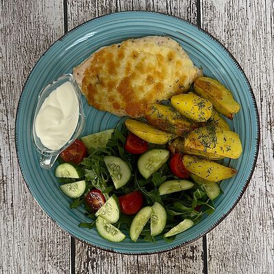 Филе куриное в сырной корочке со сметаной в Луна Рыба по цене 580 ₽