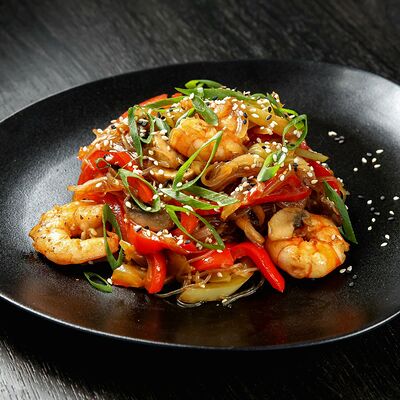 Фунчоза с тигровыми креветками в Loca Pizza по цене 790 ₽