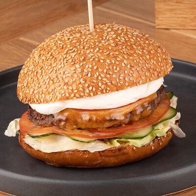 Бургер Классический со свежими овощами в Смокер по цене 710 ₽