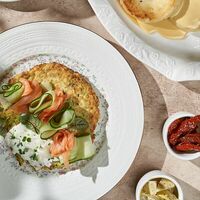 Оладья из цукини с лососем в Cacio e Pepe