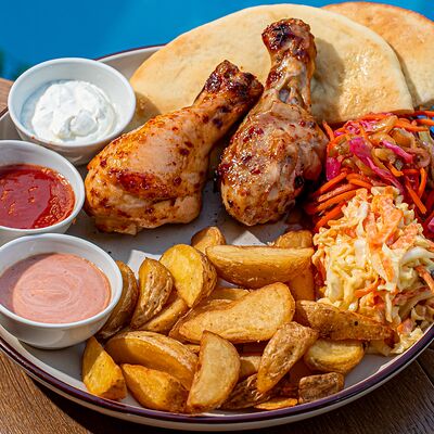 Куриные ножки в остром глейзе с гарниром в АЛЯ РУСЪ по цене 580 ₽