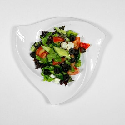 Греческий салатв Жан Плов Лагман по цене 2750 ₸