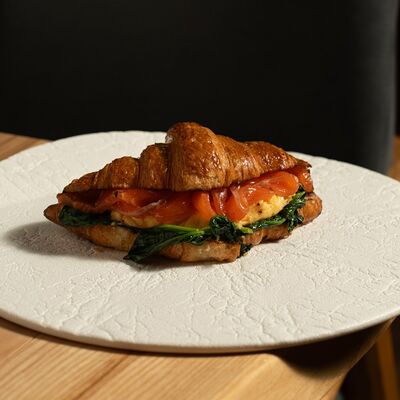 Круассан с Лососем в Grill Park FIBONA4I по цене 870 ₽