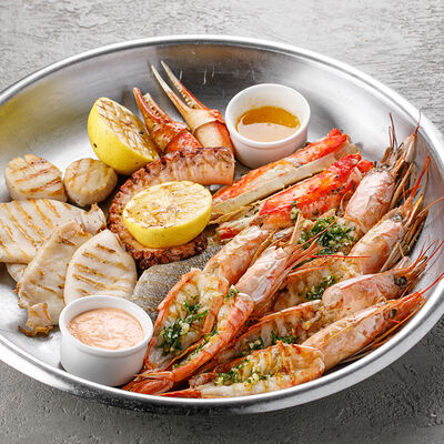 Плато морепродуктов на гриле в Волга-Волга по цене 16900 ₽