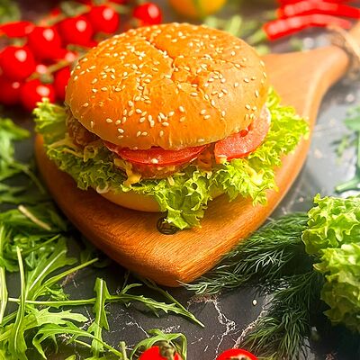 Чикен бургер в Шаурма на Макарова по цене 360 ₽