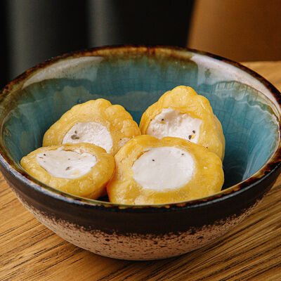 Мини-патиссоны с фетой в Riesling Boyz по цене 410 ₽