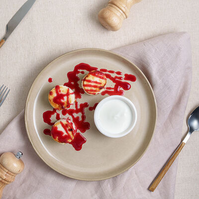 Сырники со сметаной в Bon Bistrot по цене 450 ₽