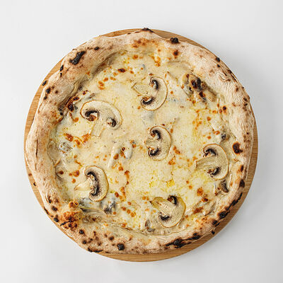 Пицца с грибами и сливочным соусом в Coffee BOOM по цене 3100 ₸