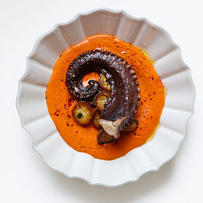 Осьминог с соусом ромеско в Flaner по цене 2550 ₽