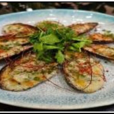 Мидии, запечённые в ракушке в МореКофеОкеан by Erwin по цене 1100 ₽