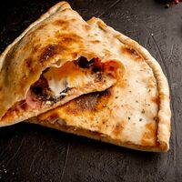 Пицца Кальцоне в La Costa